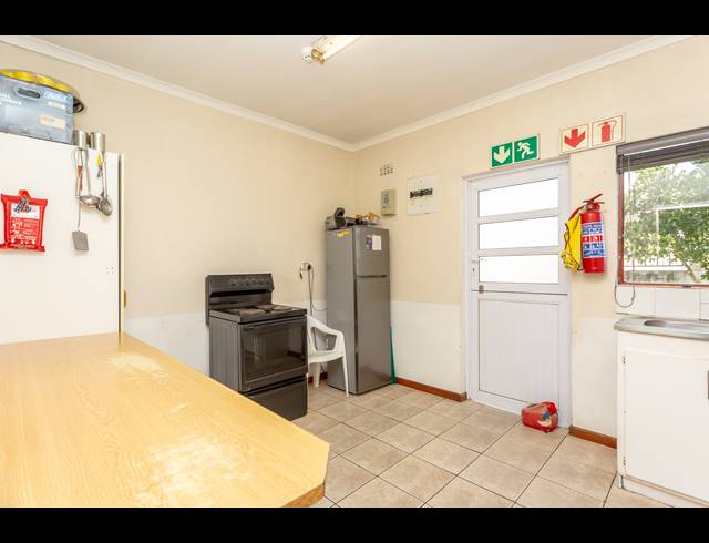 340M² BUSINESS FOR SALE IN NORTHPINE